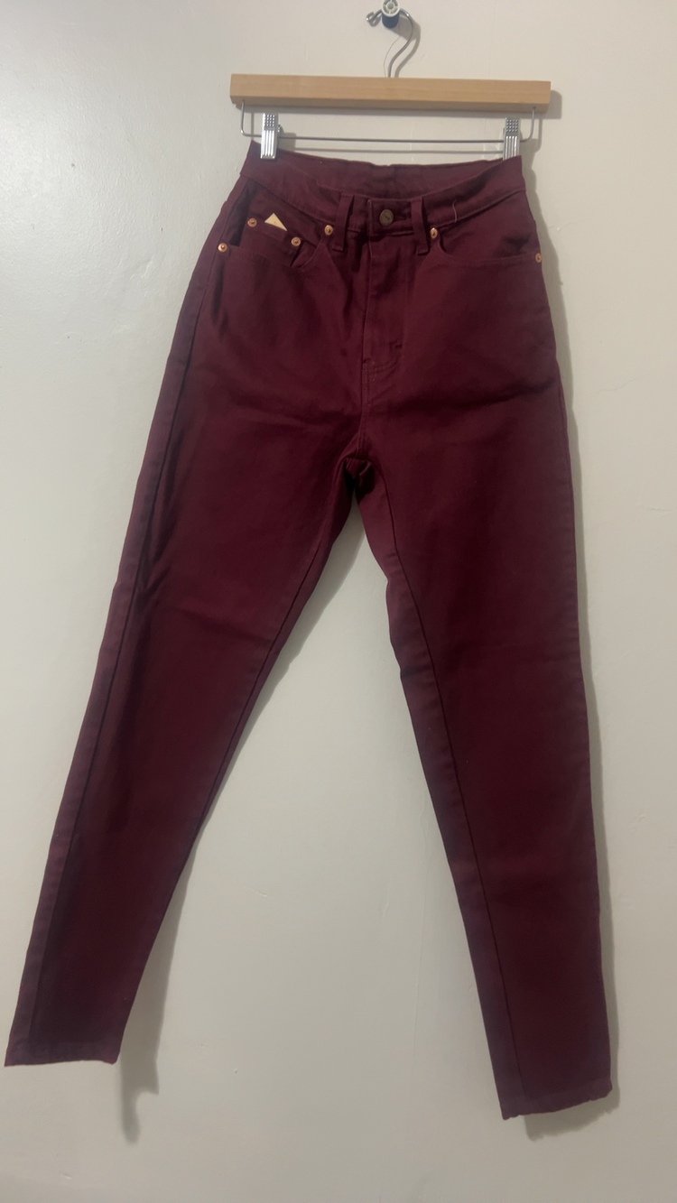 Jordache Women's Burgundy High-Waisted Jeans Size 12 98% Cotton, 2% Spandex
